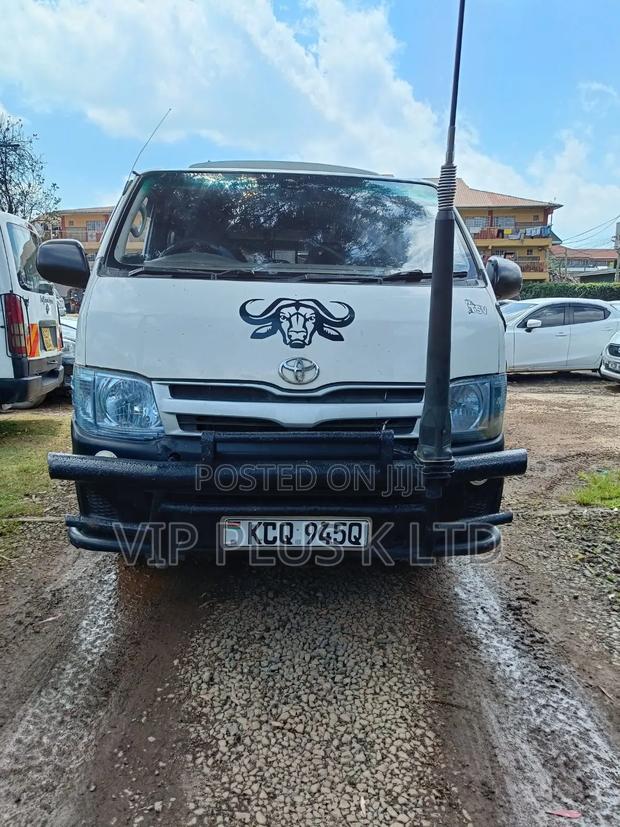 Toyota HiAce 2012 White