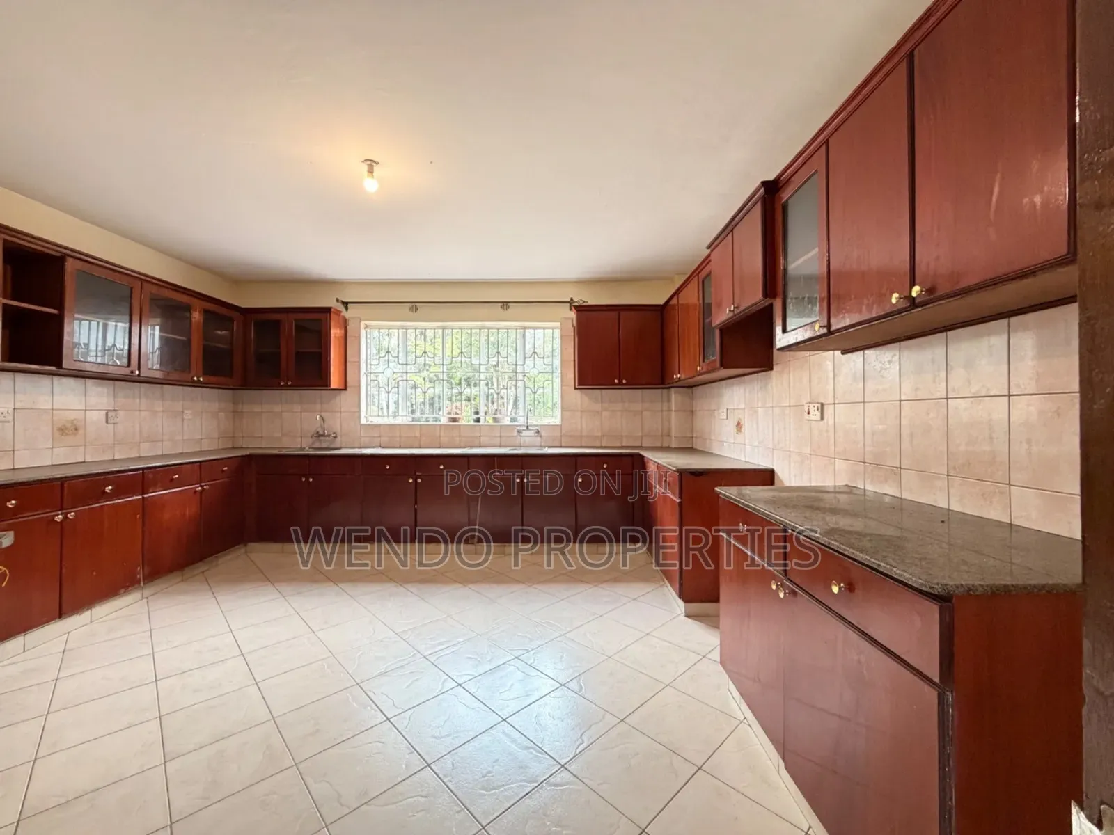4bdrm Villa in Hardy for rent