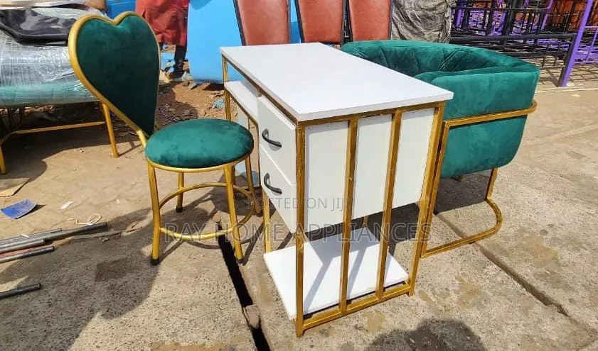 Salon Nail Table And Chair