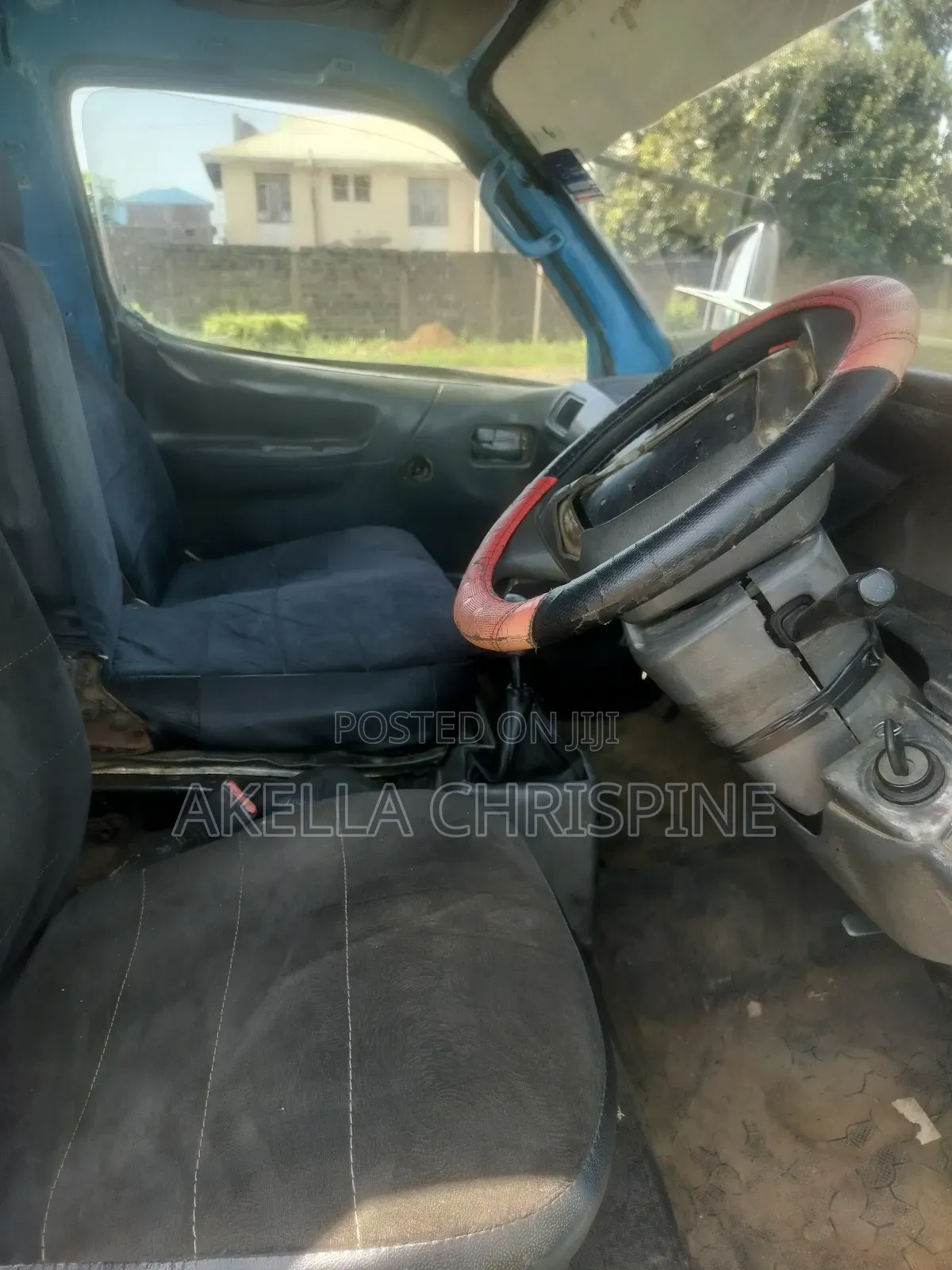 Toyota HiAce 2012 Blue