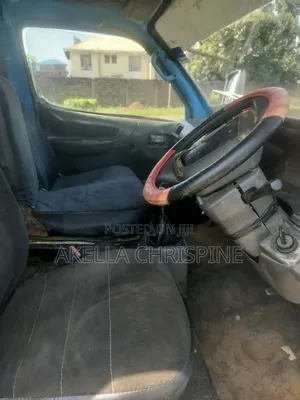 Toyota HiAce 2012 Blue