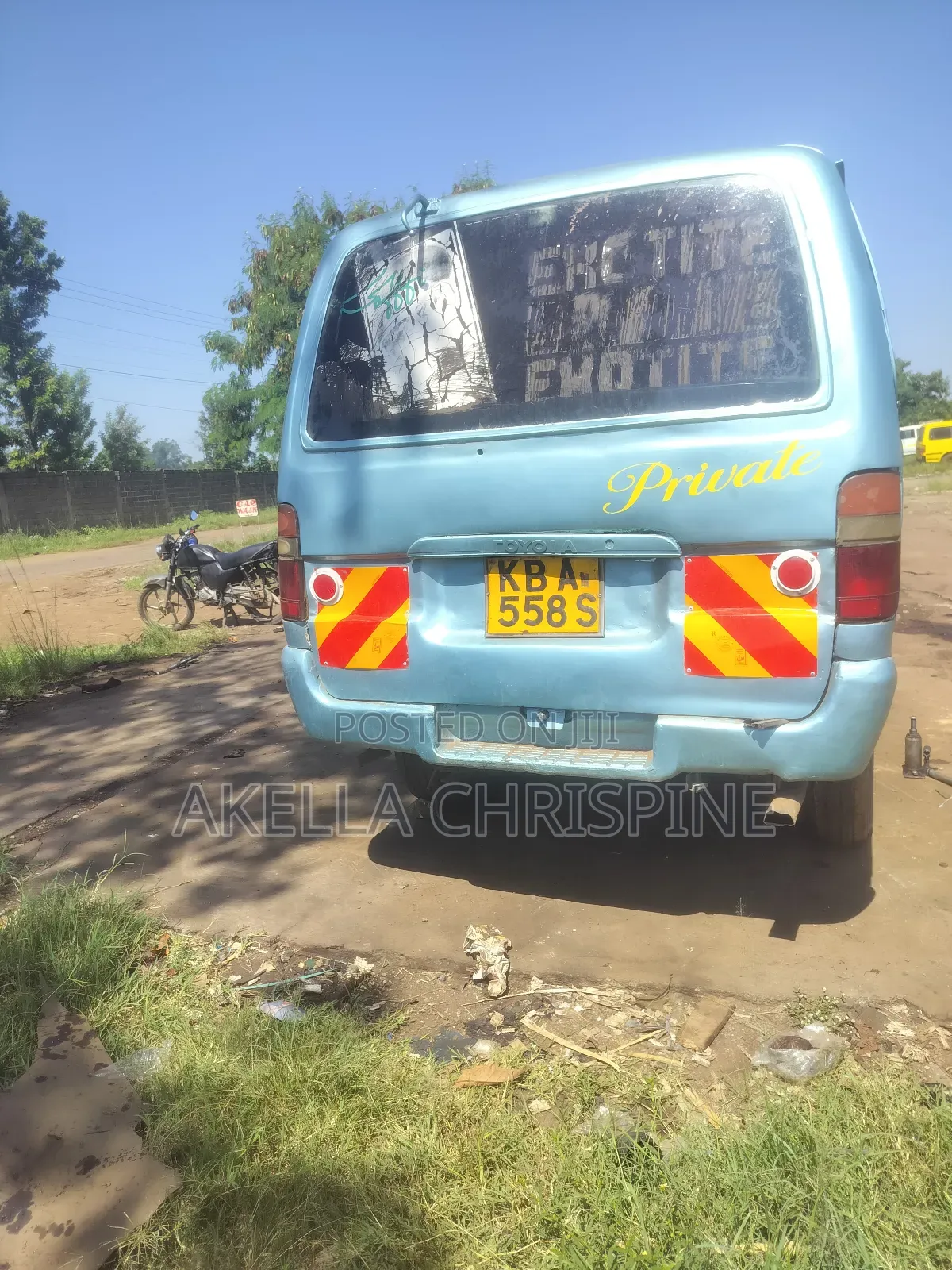 Toyota HiAce 2012 Blue