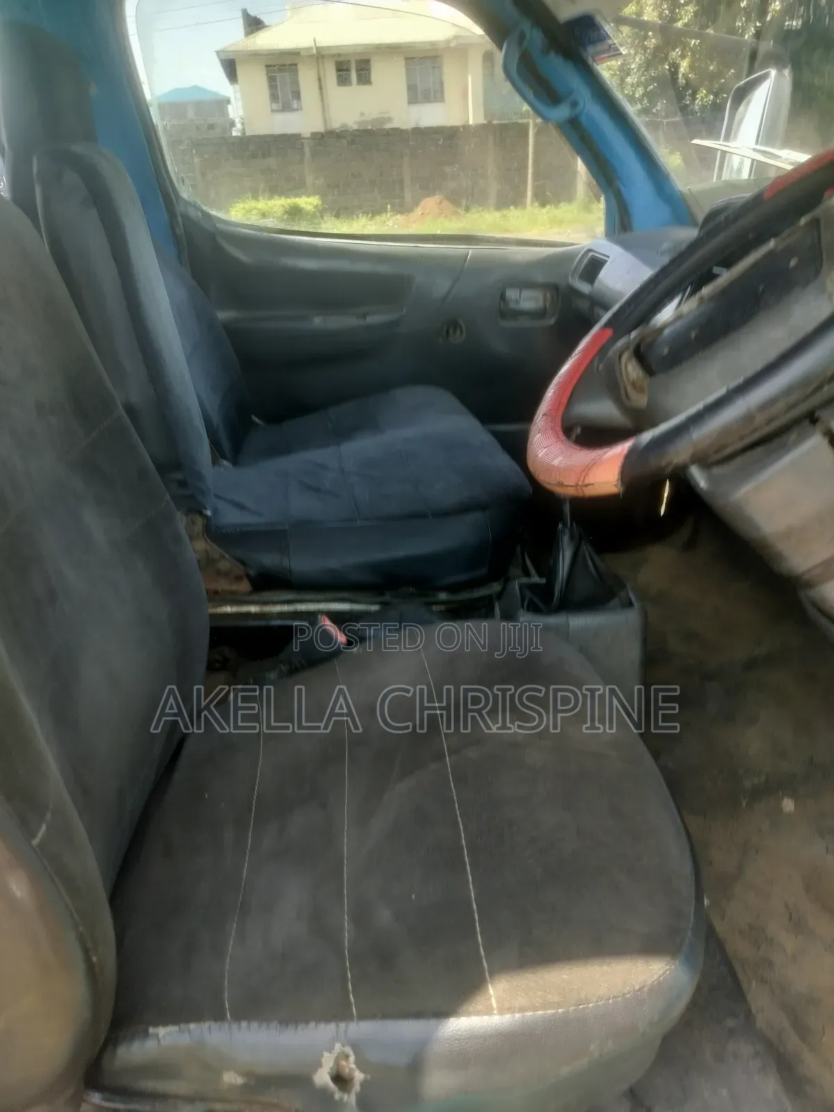Toyota HiAce 2012 Blue