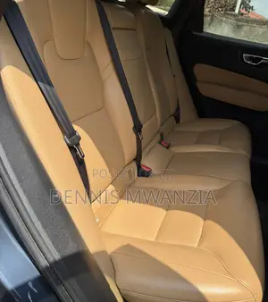 Volvo XC60 2019 Blue