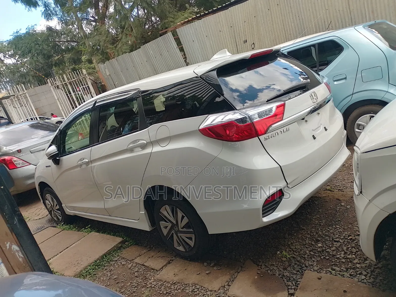 Honda Fit Shuttle 1.5 Hybrid 4WD 2019 White