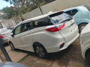 Honda Fit Shuttle 1.5 Hybrid 4WD 2019 White