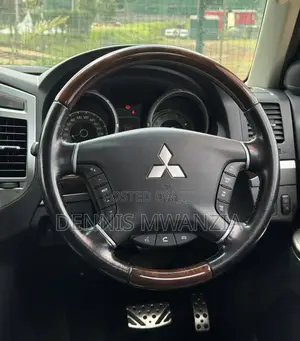 Mitsubishi Pajero 2019 Pearl