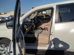 Toyota Land Cruiser Prado 2.7 2020 Pearl
