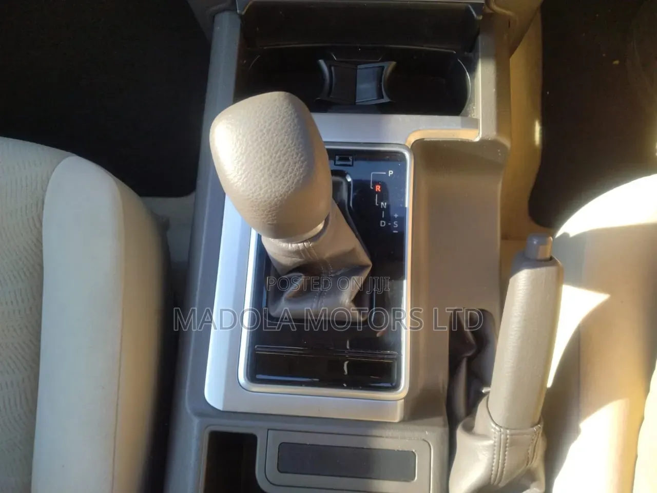 Toyota Land Cruiser Prado 2.7 2020 Pearl