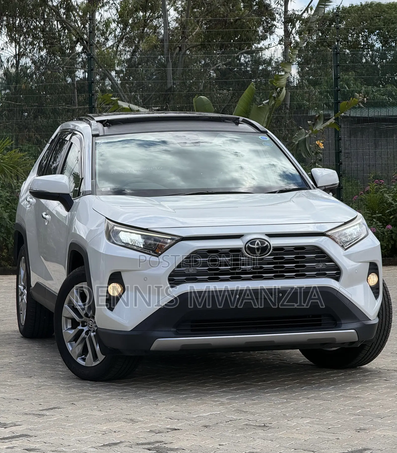 Toyota RAV4 2019 White