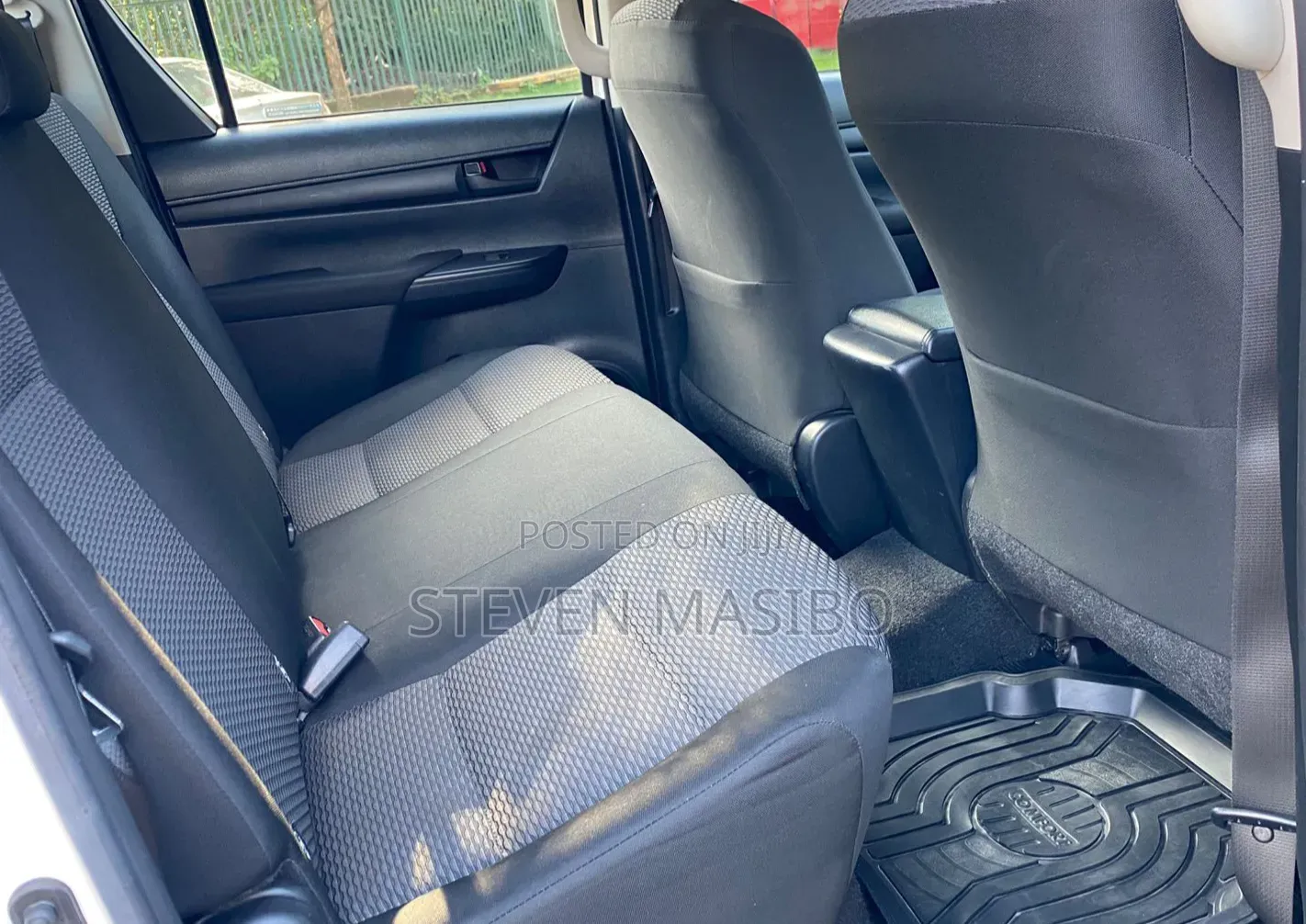 Toyota Hilux Revo Double Cab Deisel 2.4 AWD 2019 White