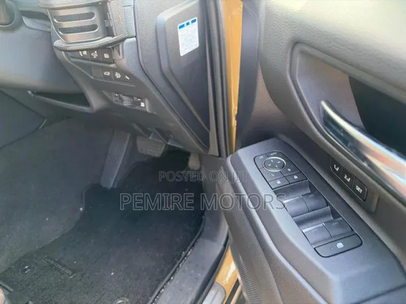 Toyota Land Cruiser Prado 2.8 2024 Brown