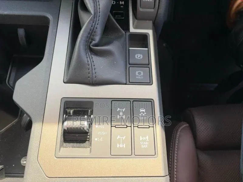 Toyota Land Cruiser Prado 2.8 2024 Brown