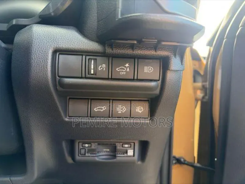 Toyota Land Cruiser Prado 2.8 2024 Brown