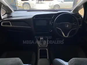 Honda Fit Shuttle 2019 White