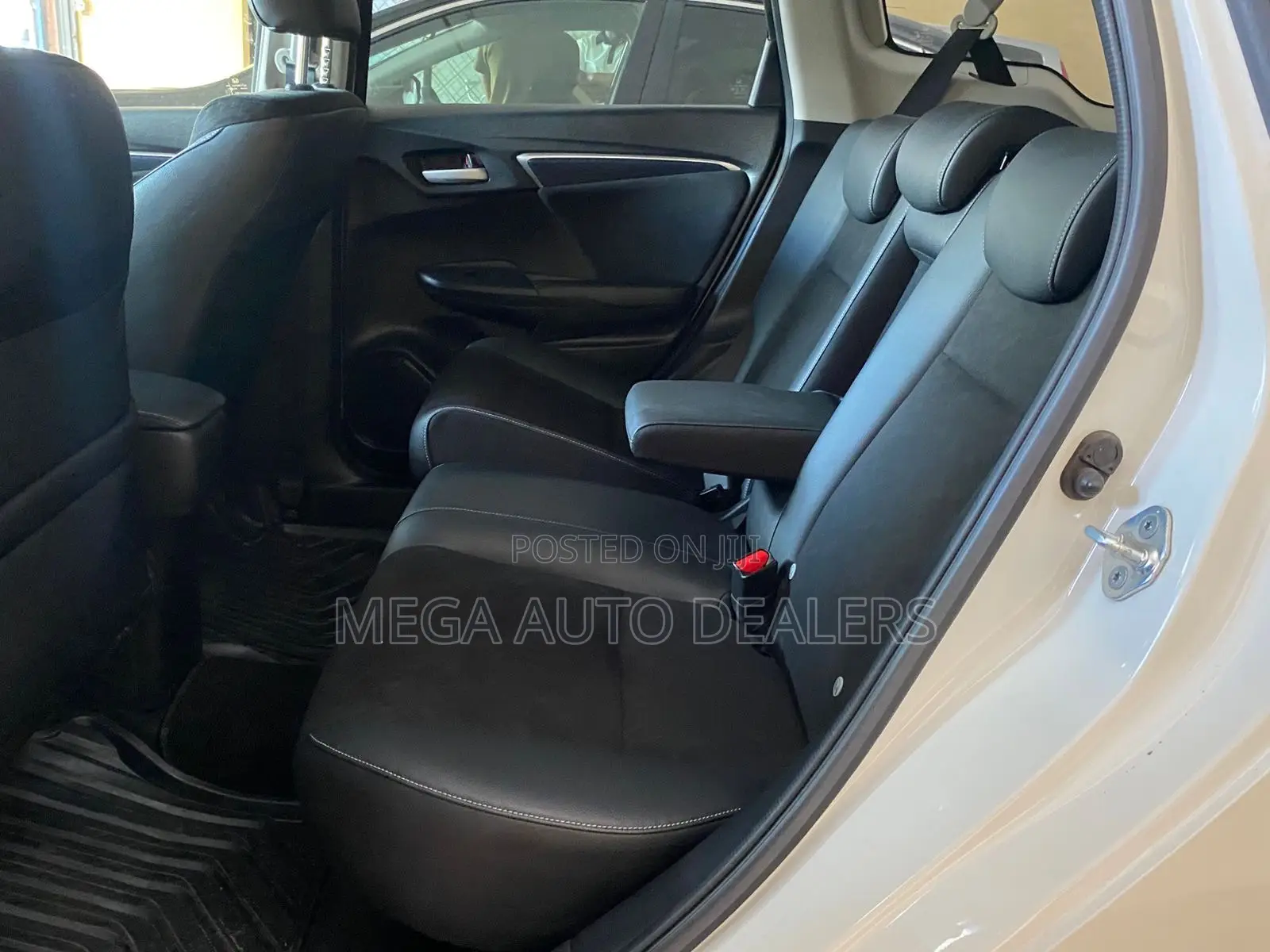 Honda Fit Shuttle 2019 White