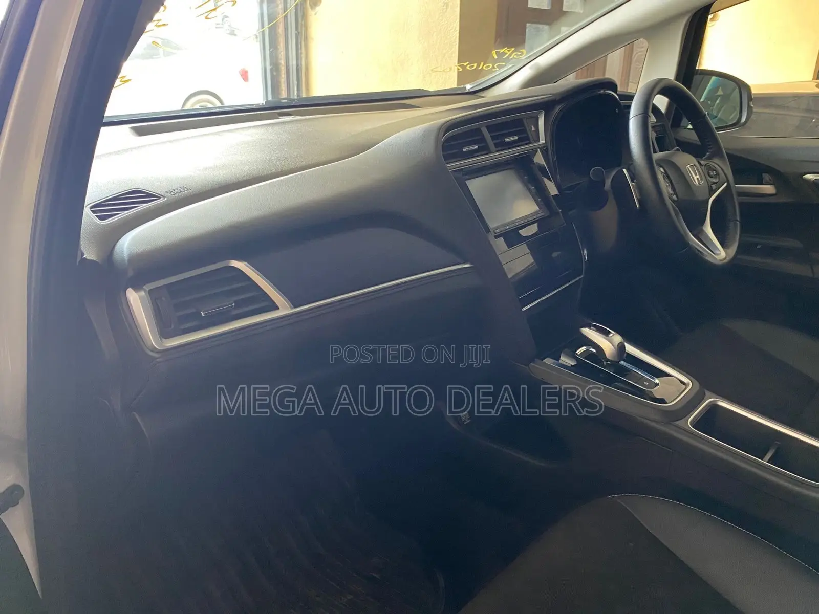 Honda Fit Shuttle 2019 White