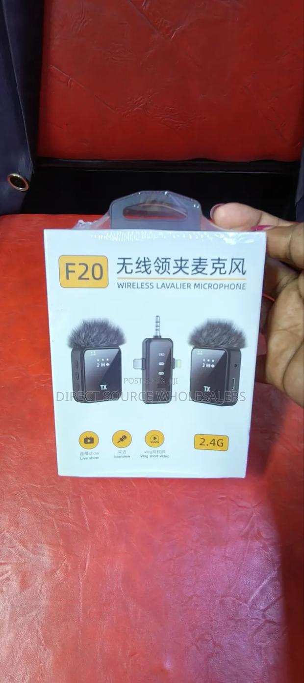 F20 Professional Lavalier Mic for Live Streaming Interviews