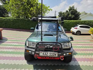 Toyota Hilux 2000 Black