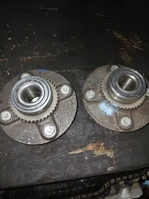 Rearhub Nissan B15