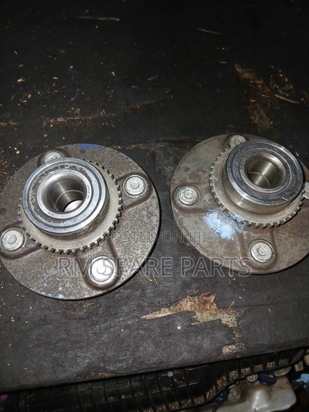 Rearhub Nissan B15