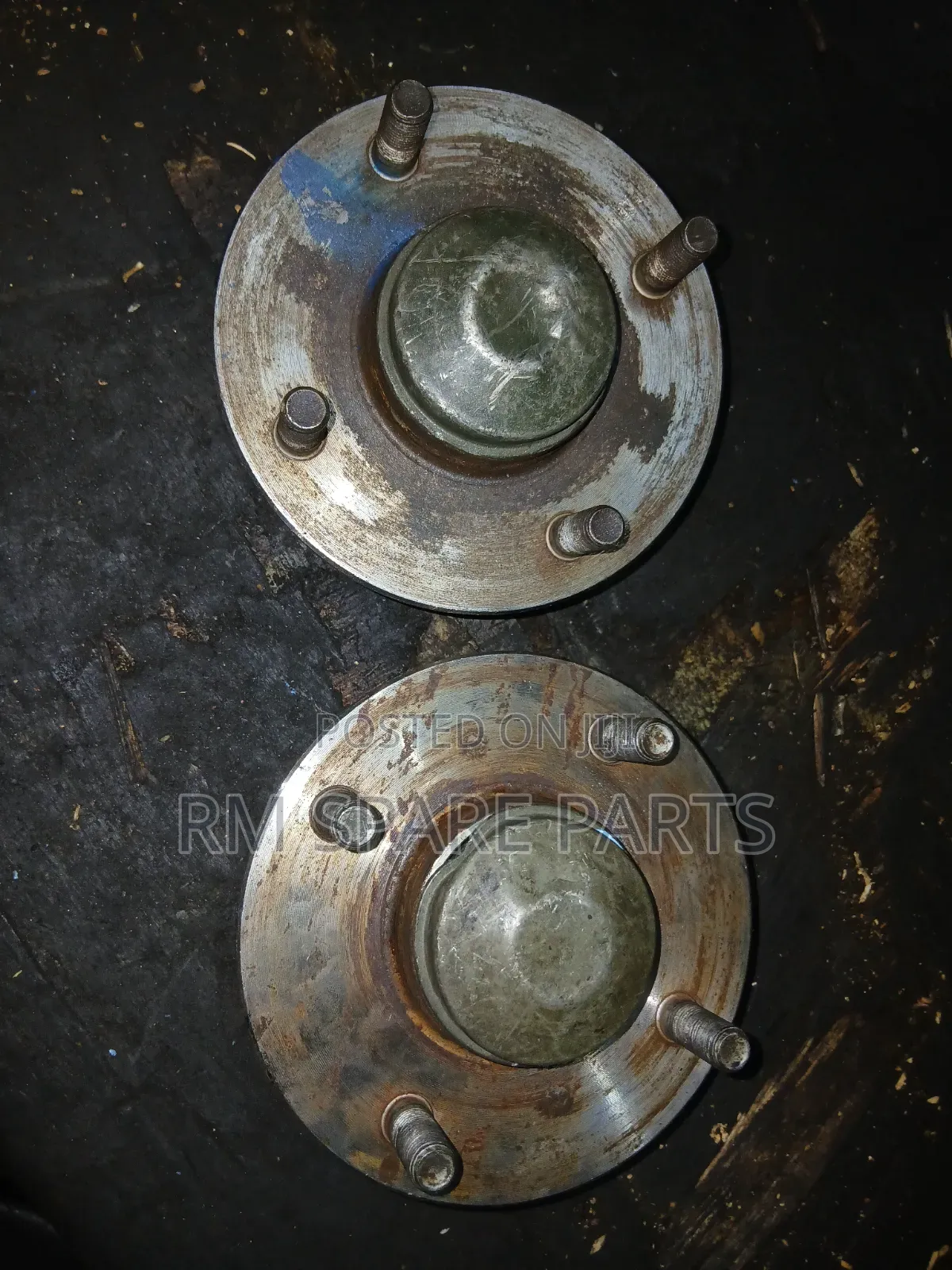 Rearhub Nissan B15