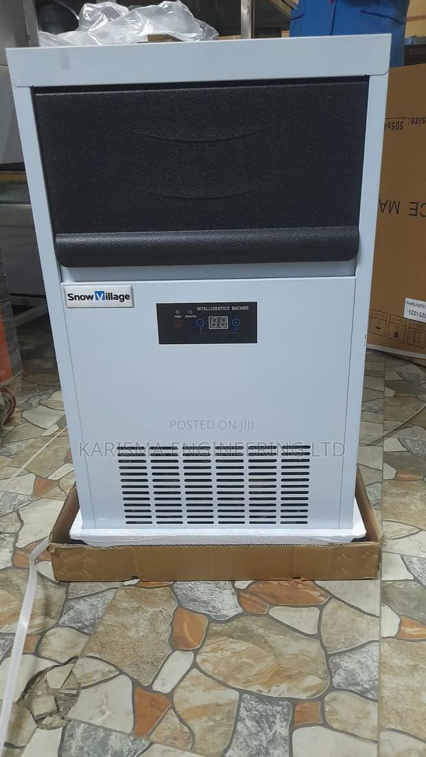 Commercial Ice Maker Machine.