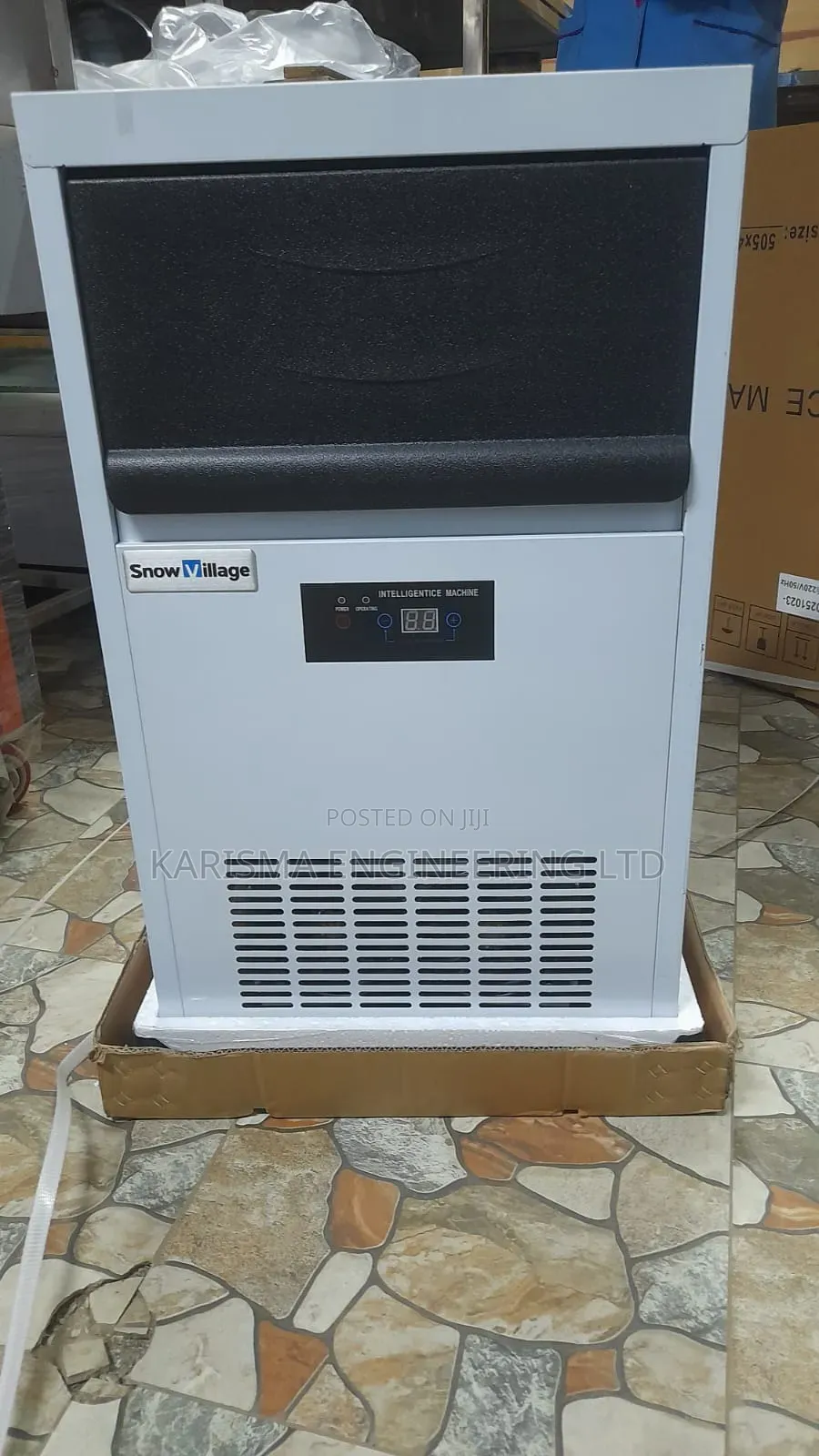 Commercial Ice Maker Machine.