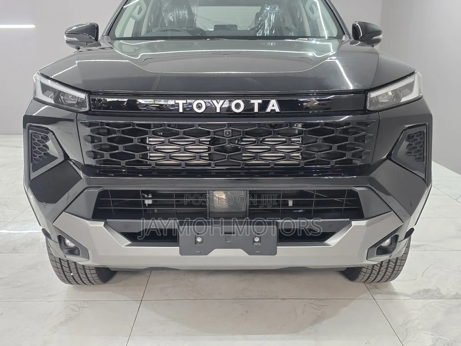 New Toyota Hilux 2025 Black