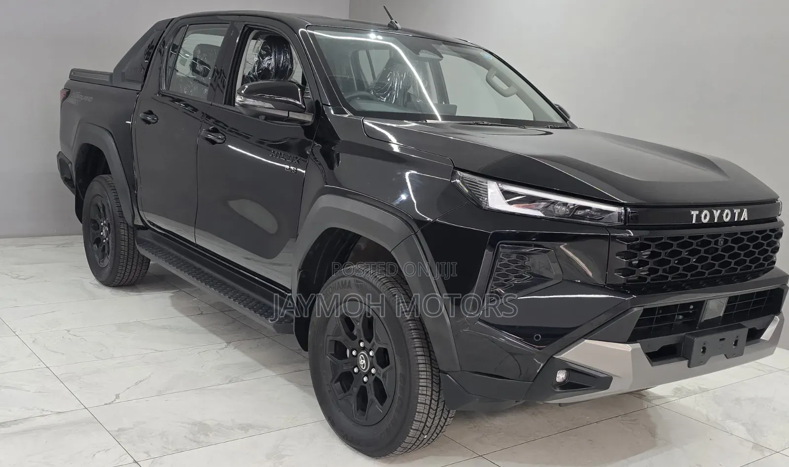 New Toyota Hilux 2025 Black
