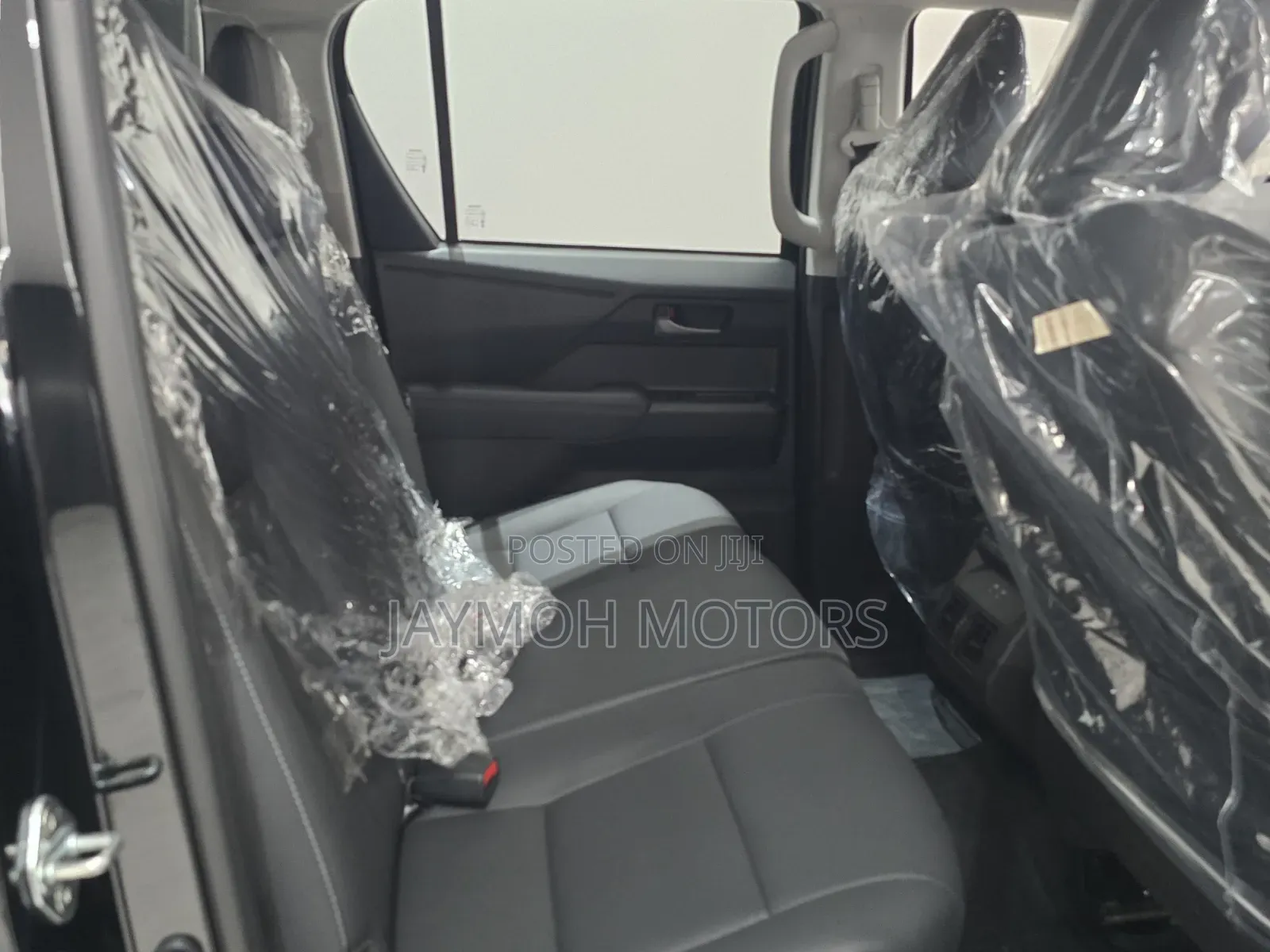New Toyota Hilux 2025 Black
