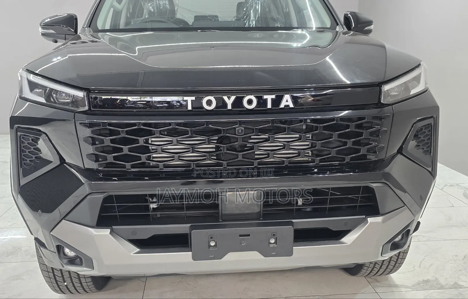 New Toyota Hilux 2025 Black