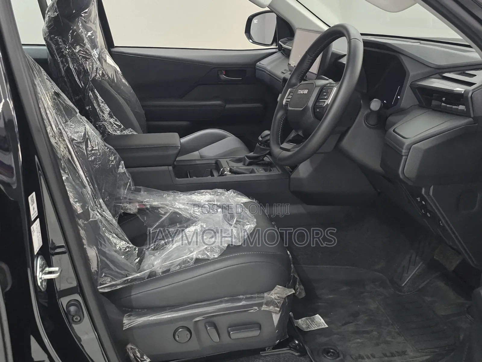 New Toyota Hilux 2025 Black