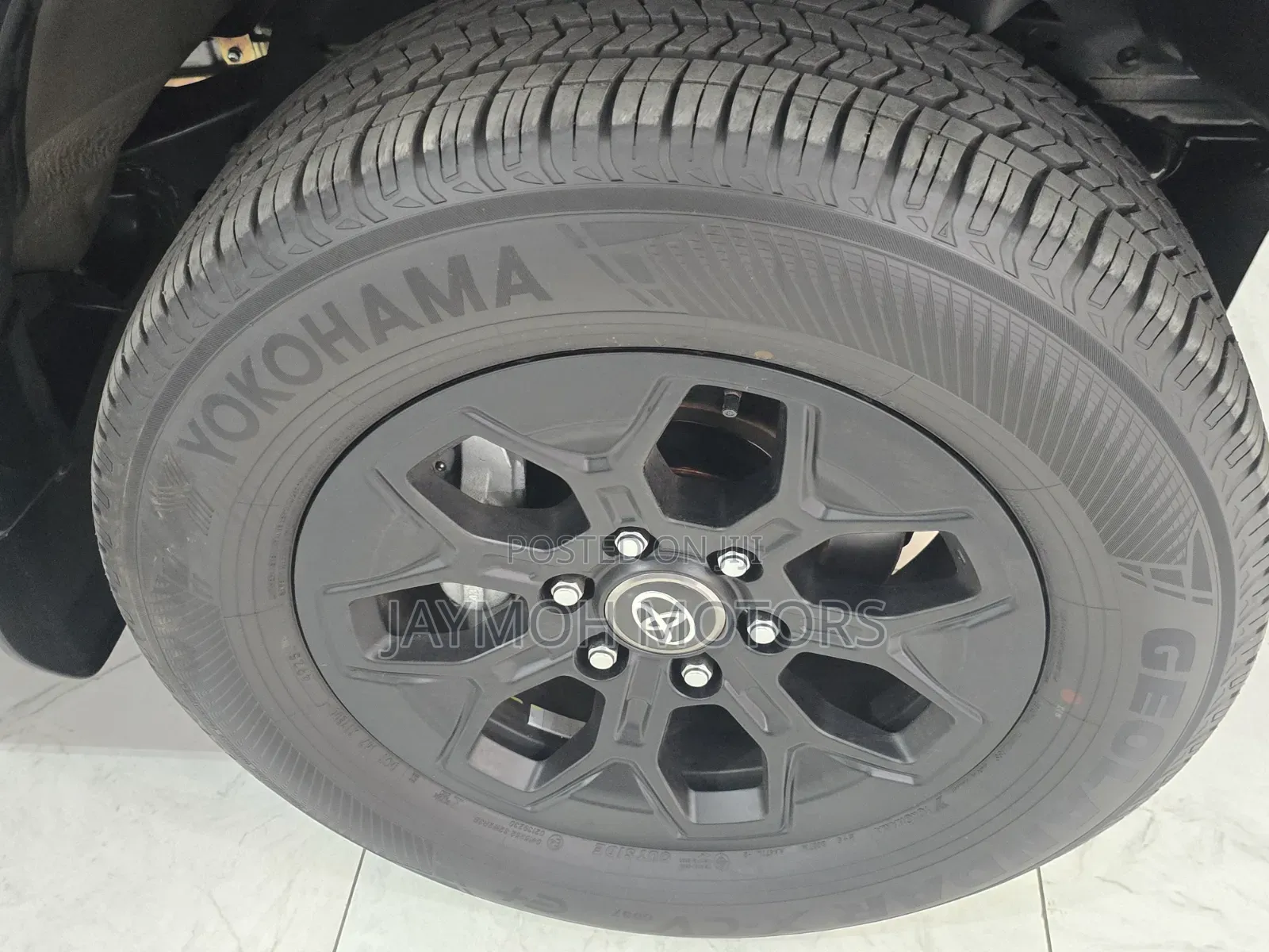 New Toyota Hilux 2025 Black