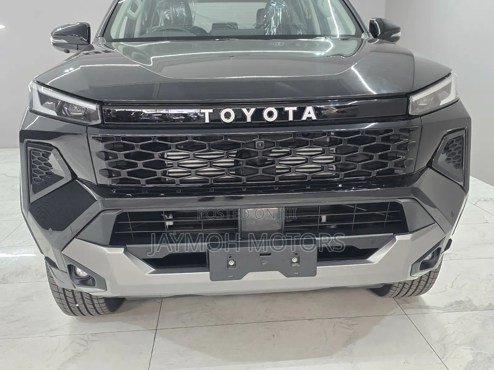 New Toyota Hilux 2025 Black