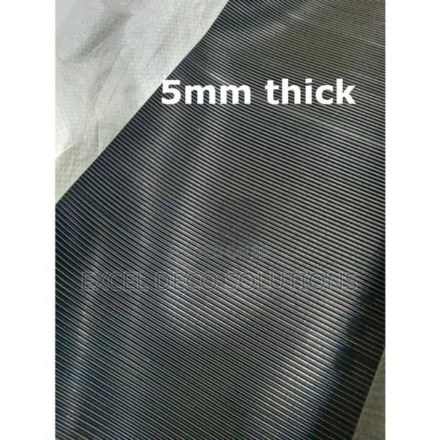 Ribbed Rubber Mat for Commercial Industrial Flooring