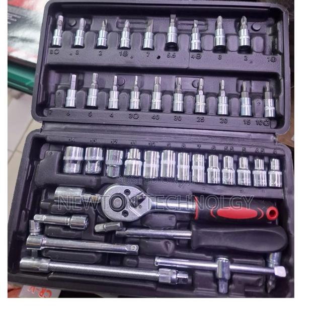 46 Pieces Socket Wrench Tool Set