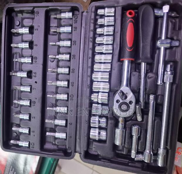46 Pieces Socket Wrench Tool Set