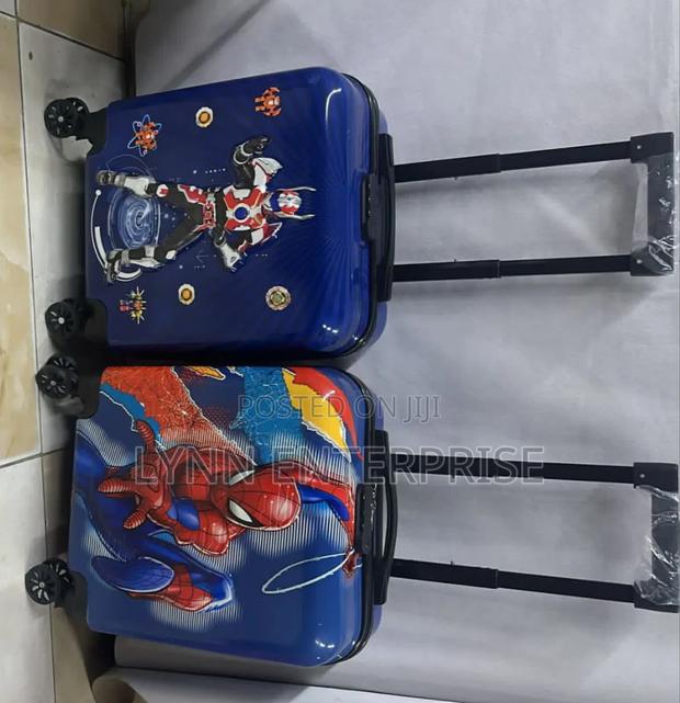 Kids’ Hard-Shell Suitcase Design, Lightweight With Wheels