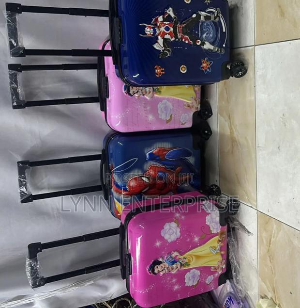 Kids’ Hard-Shell Suitcase Design, Lightweight - thumbnail 2