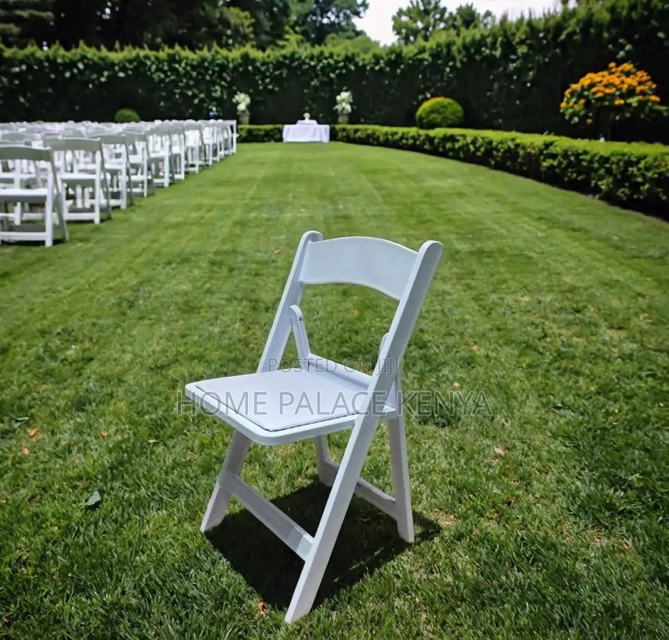 Outdoor Chair: Plastic Folding Banquet Chairs
