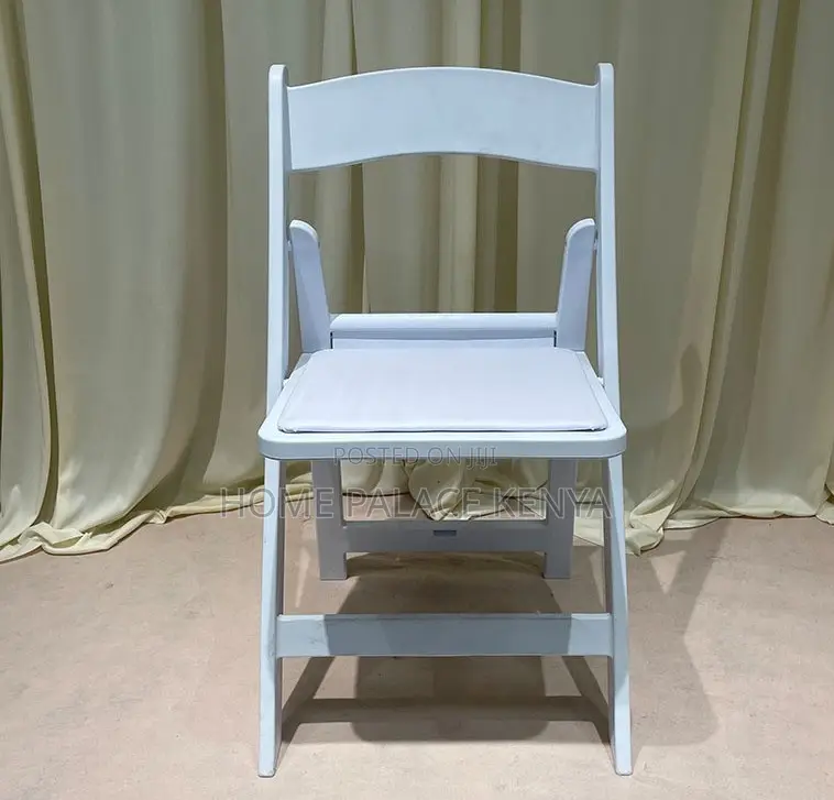 Outdoor Chair: Plastic Folding Banquet Chairs