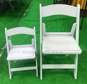 Outdoor Chair: Plastic Folding Banquet Chairs
