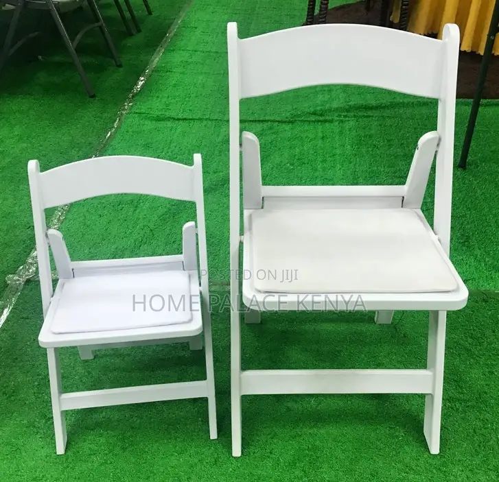 Outdoor Chair: Plastic Folding Banquet Chairs