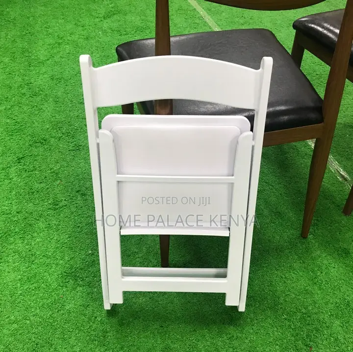 Outdoor Chair: Plastic Folding Banquet Chairs