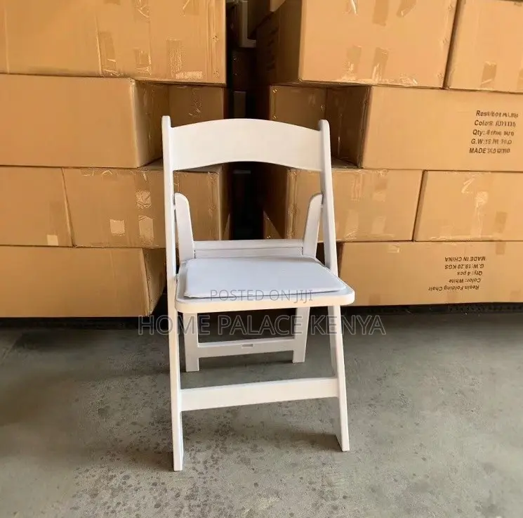 Outdoor Chair: Plastic Folding Banquet Chairs