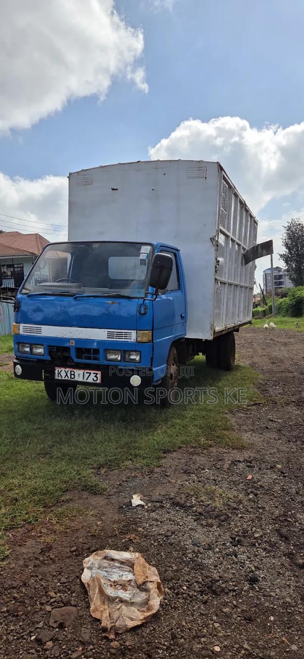 1985 Isuzu Nqr - thumbnail 3