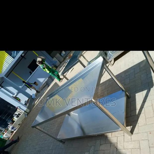 Extravagant Modernized Stainless Steel Working Table