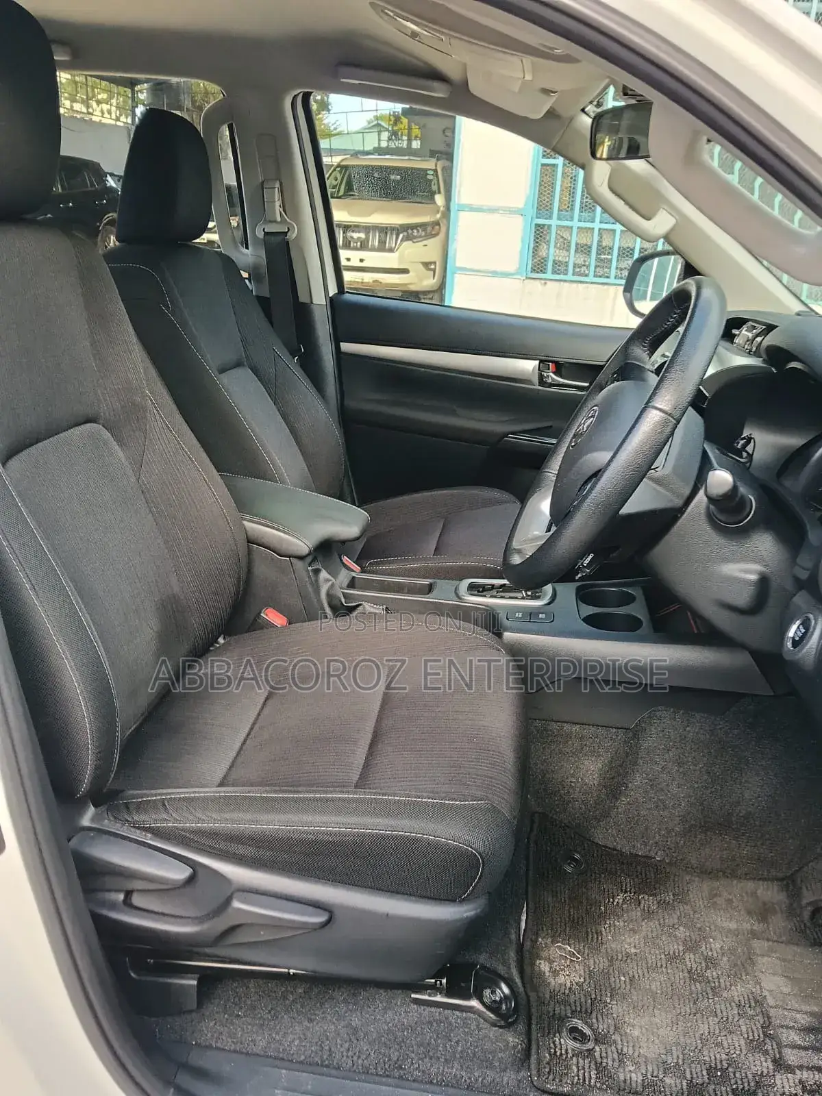 Toyota Hilux Revo Double Cab Deisel 2.4 RWD 2019 White