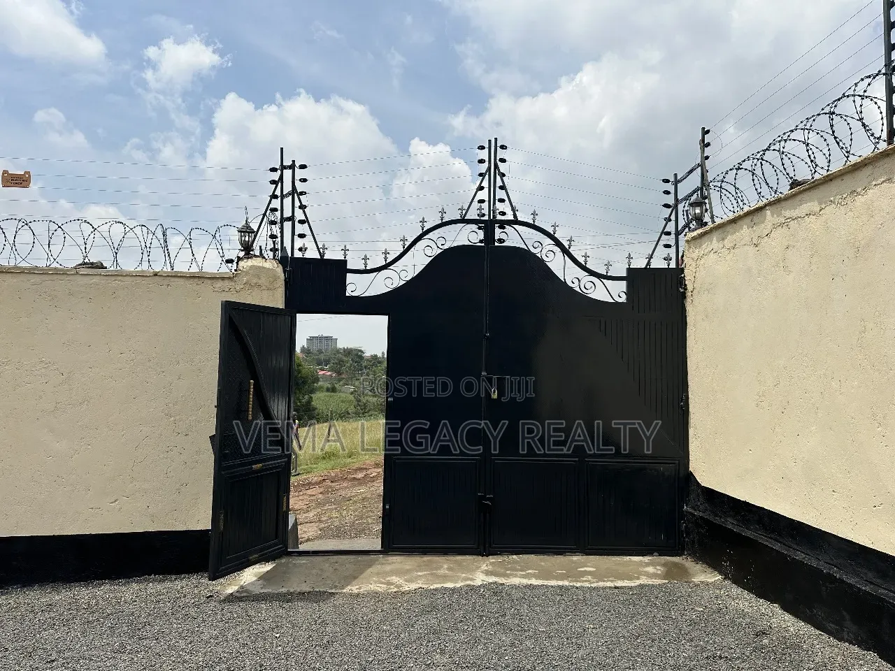 4bdrm Maisonette in Kimbo for sale